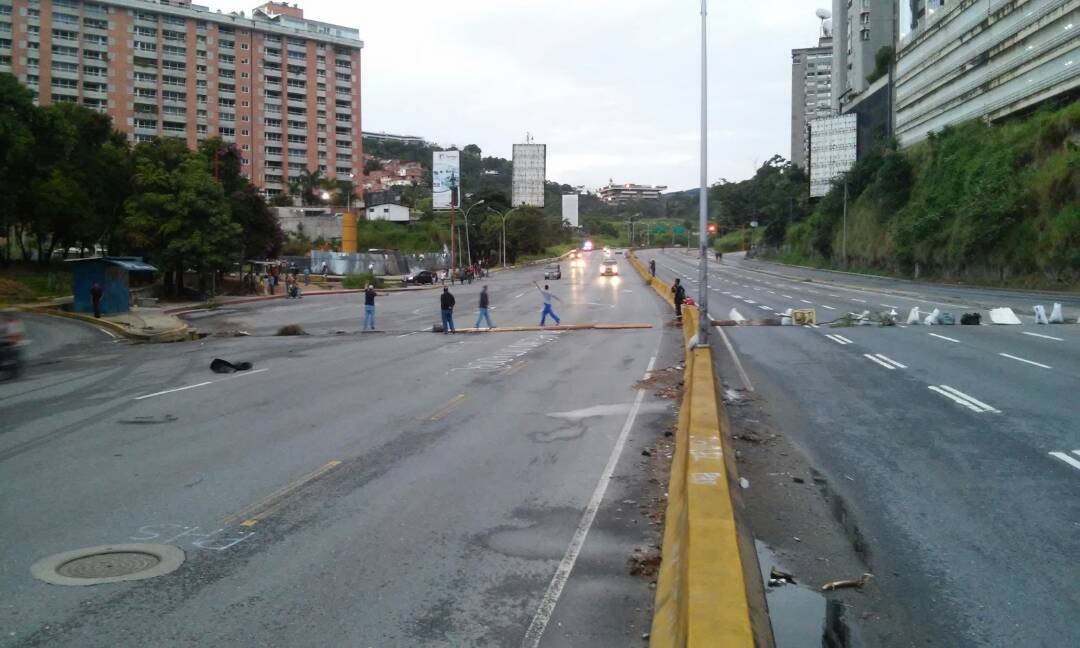 Cerrada la autopista Prados del Este a la altura de Santa Fe #20Jul