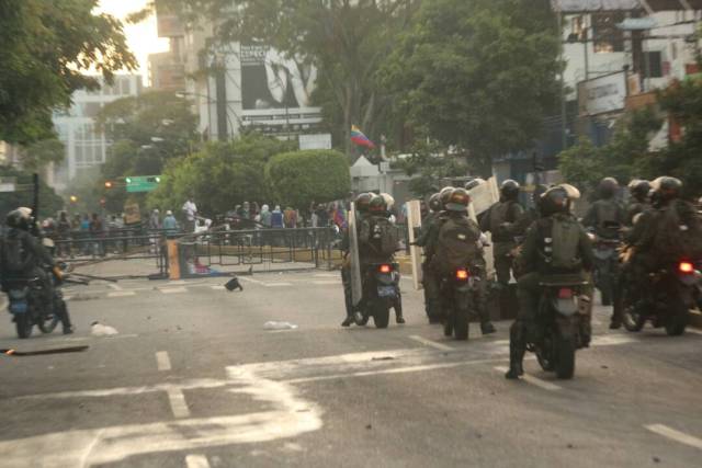 Represión brutal con detenidos en Chacao mientras Maduro transmitía cadena grabada. Foto: Will Jiménez / LaPatilla.com