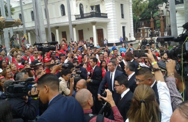 Vicepresidente Tareck El Aissami saliendo de la AN este #5Jul / Foto @vgarcia_gv 