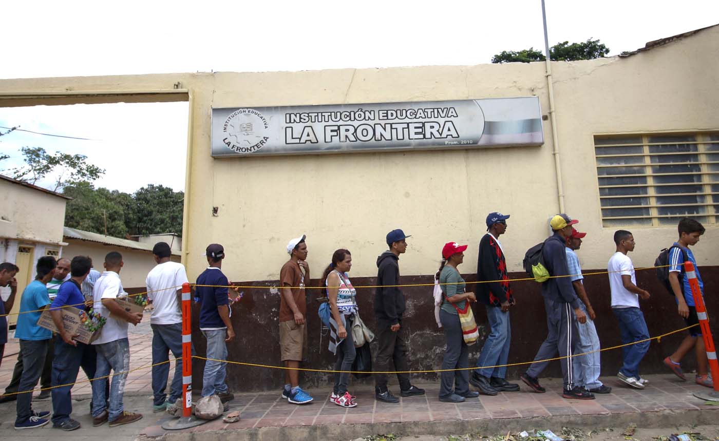 Colombia alista campos de refugiados para venezolanos