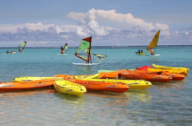 Tourists are pictured on the waters off Tumon beach on the island of Guam, a U.S. Pacific Territory, August 11, 2017. REUTERS/Erik De Castro