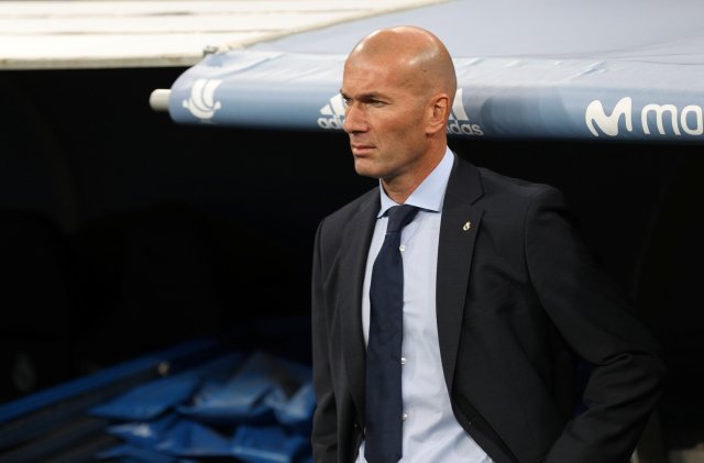 Soccer Football - Real Madrid vs Barcelona - Spanish Super Cup Second Leg - Madrid, Spain - August 16, 2017   Real Madrid coach Zinedine Zidane   REUTERS/Sergio Perez