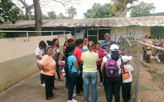 Escuela pública de San Félix tiene cinco años sin luz por robo de cableado