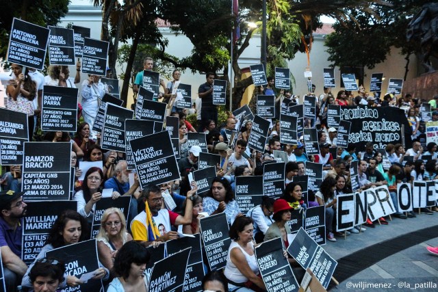 Opositores caminaron en honor a los caídos y presos políticos (Foto: Juan Peraza / LaPatilla)