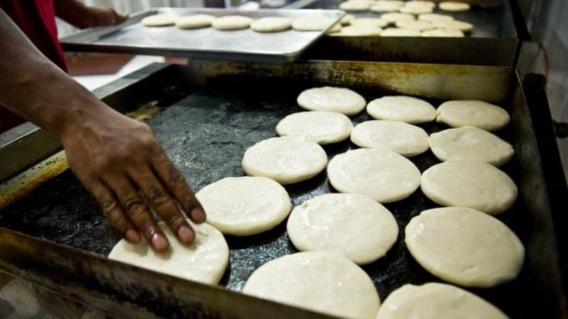 En Barranquilla celebrarán este sábado el #DiaMundialDeLaArepa. Convoca la  asociación Venezolanos en Barranquilla