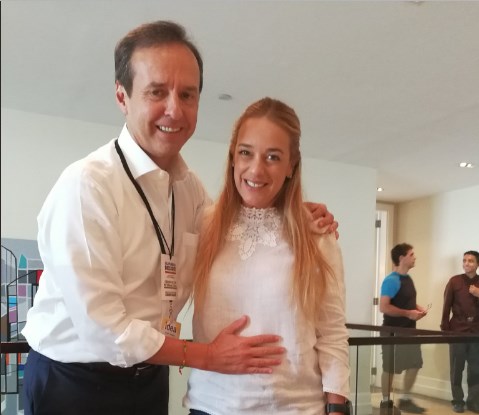 Hasta Tuto Quiroga sabía que Lilian Tintori está embarazada (Foto + sobada de panza)