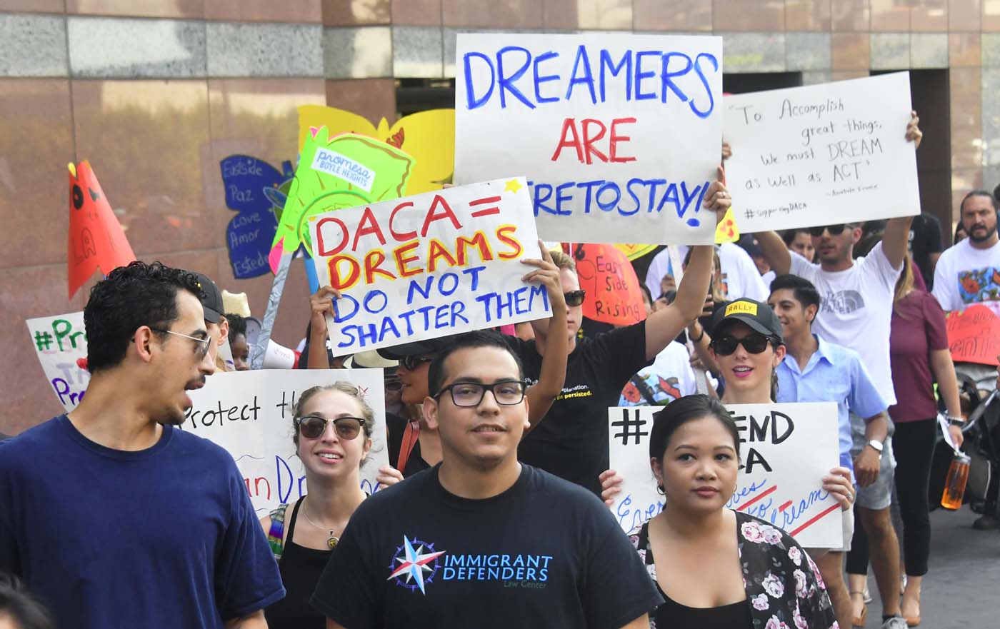“Dreamers” celebran nuevo fallo judicial en EEUU que los aleja de la deportación