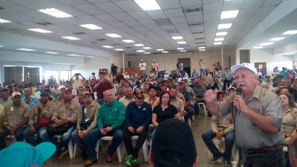 Andrés Velásquez en encuentro con trabajadores: Votar es un acto de rebeldía contra la dictadura