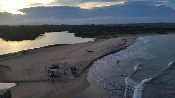 Se acercó a lavarse las manos en la laguna de Cocodrile Rock y lo mató un reptil