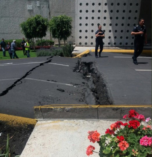 Así quedó el Aeropuerto Internacional de México tras el terremoto (Foto: redes sociales)