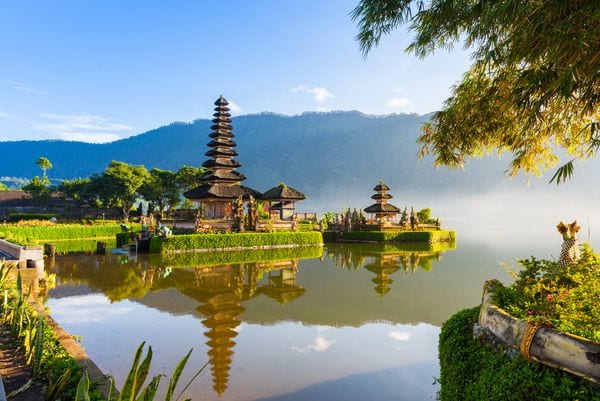 Pura Ulun Danu Bratan el famoso templo en Bali, Indonesia (iStock)