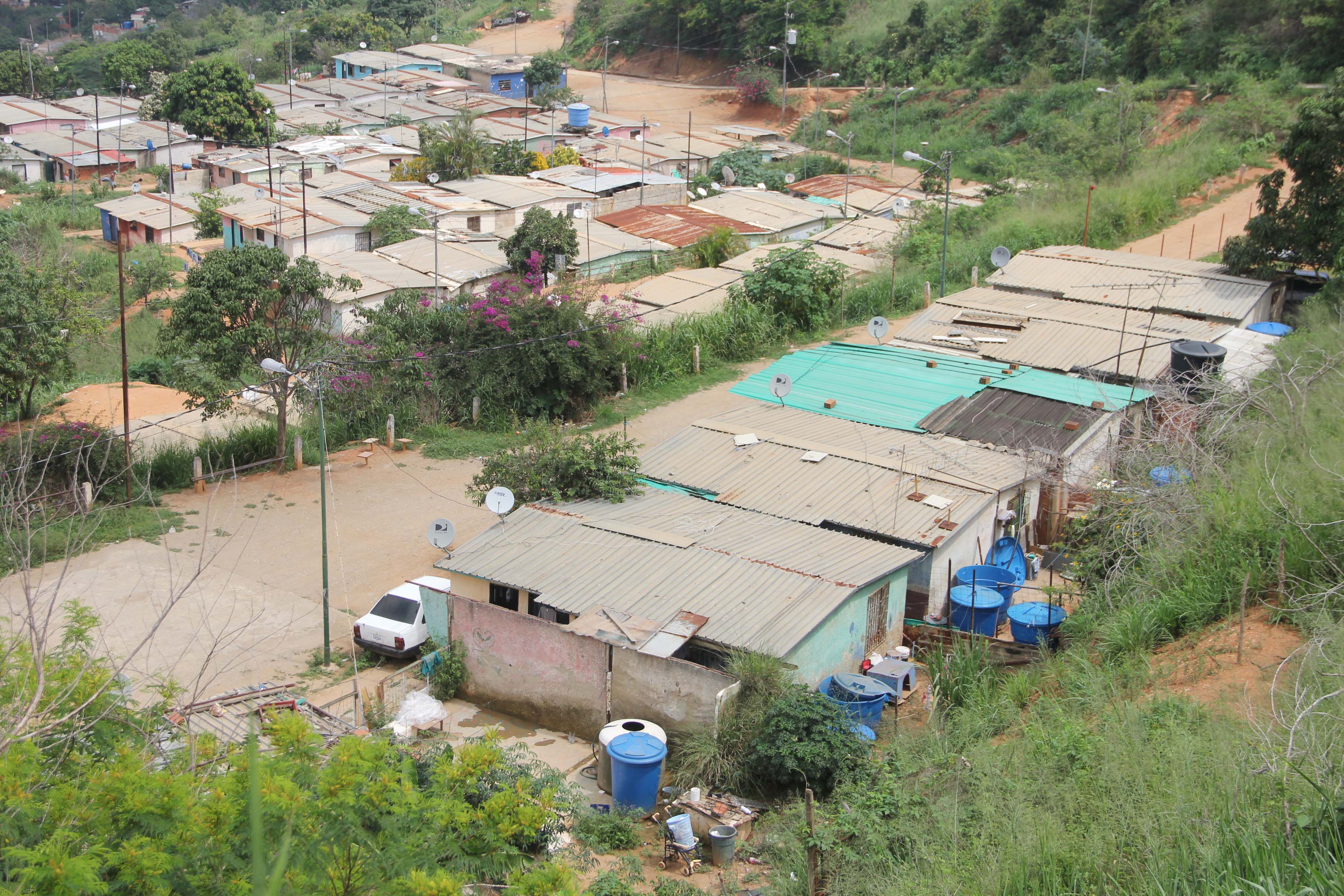 En La Esperanza de Carayaca esperan la lluvia para surtirse de agua