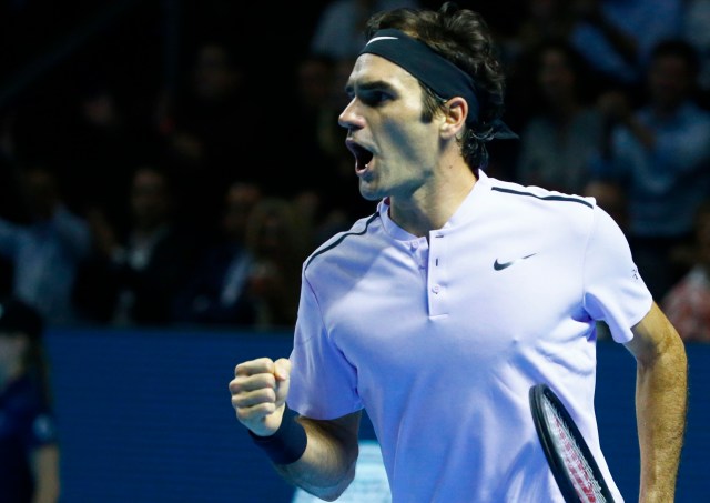 Tennis - ATP 500 - Swiss Indoors Basel - Final - St. Jakobshalle, Basel, Switzerland - October 29, 2017 - Roger Federer of Switzerland reacts after winning 2nd set during the match against Juan Martin del Potro of Argentina. REUTERS/Arnd Wiegmann