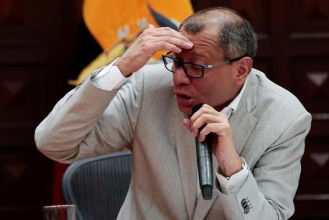 Vicepresidente de Ecuador, Jorge Glas, durante una rueda de prensa en Quito (Ecuador). El fiscal general del Estado, Carlos Baca, pidió hoy, lunes 2 de octubre de 2017, la prisión preventiva para el vicepresidente de Ecuador, Jorge Glas, a quien se investiga dentro de un caso de supuesta asociación ilícita relacionado con el escándalo de sobornos de la constructora brasileña Odebrecht. EFE/José Jácome