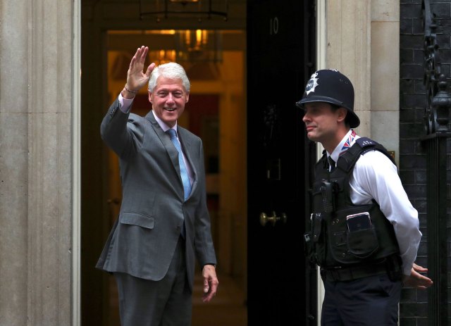 El expresidente de EEUU llegando a su reunión con May. Reuters