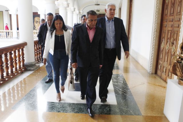 Gobernadores adecos luego de la juramentación ante la ANC // FOTO AVN