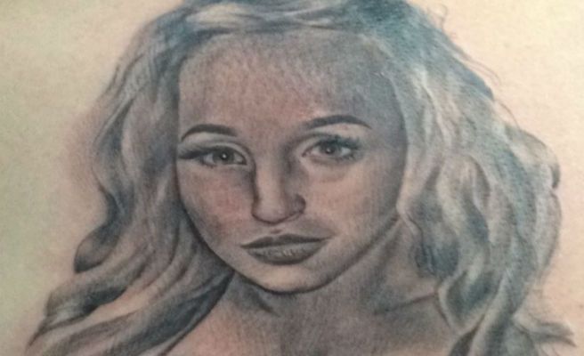 ¡Patético! Se tatuó a su novia en topless y ella lo dejó una semana después