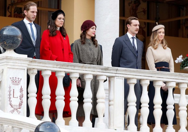 Andrea Casiraghi, his wife Tatiana, Charlotte Casiraghi, Pierre Casiraghi and his wife Beatrice attend the celebrations marking Monaco's National Day at the Monaco Palace, in Monaco, November 19, 2017. REUTERS/Sebastien Nogier/Pool