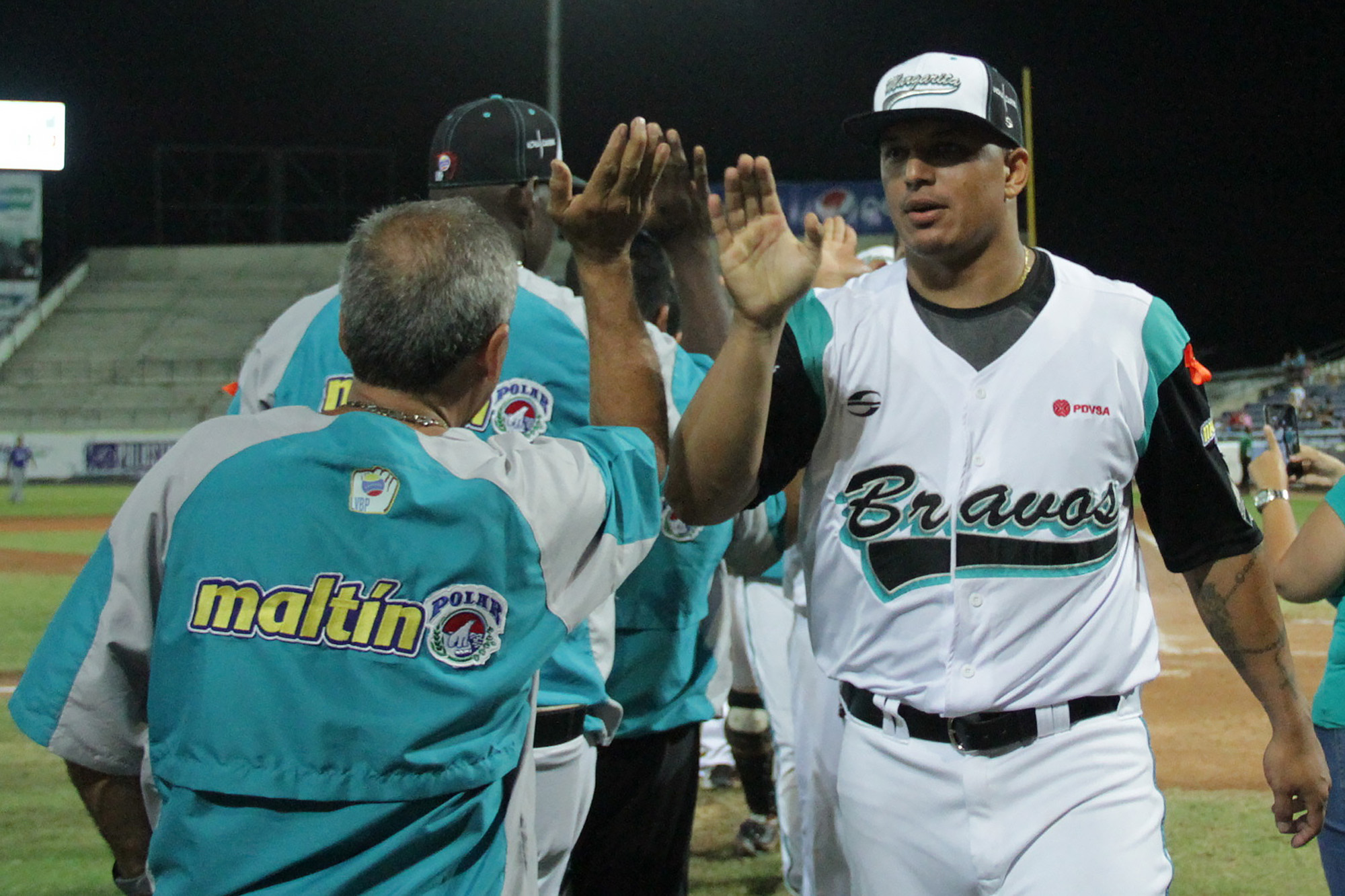 Magallanes cae ante Bravos y se aleja más de la cima de la LVBP