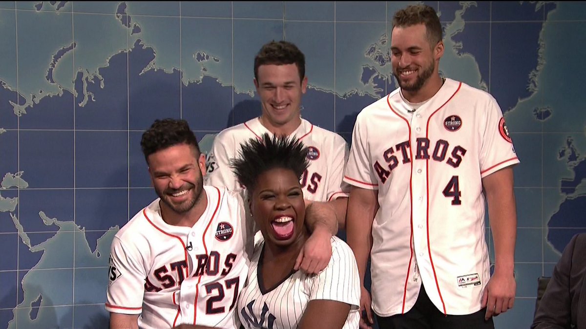 ¡A lo grande! José Altuve fue el invitado especial en Saturday Night Live (FOTO)