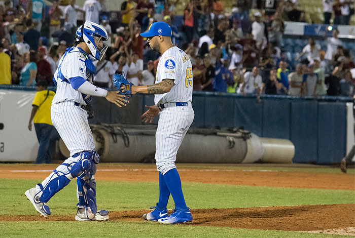 Navegantes del Magallanes y Leones del Caracas alargan a cuatro su cadena de triunfos