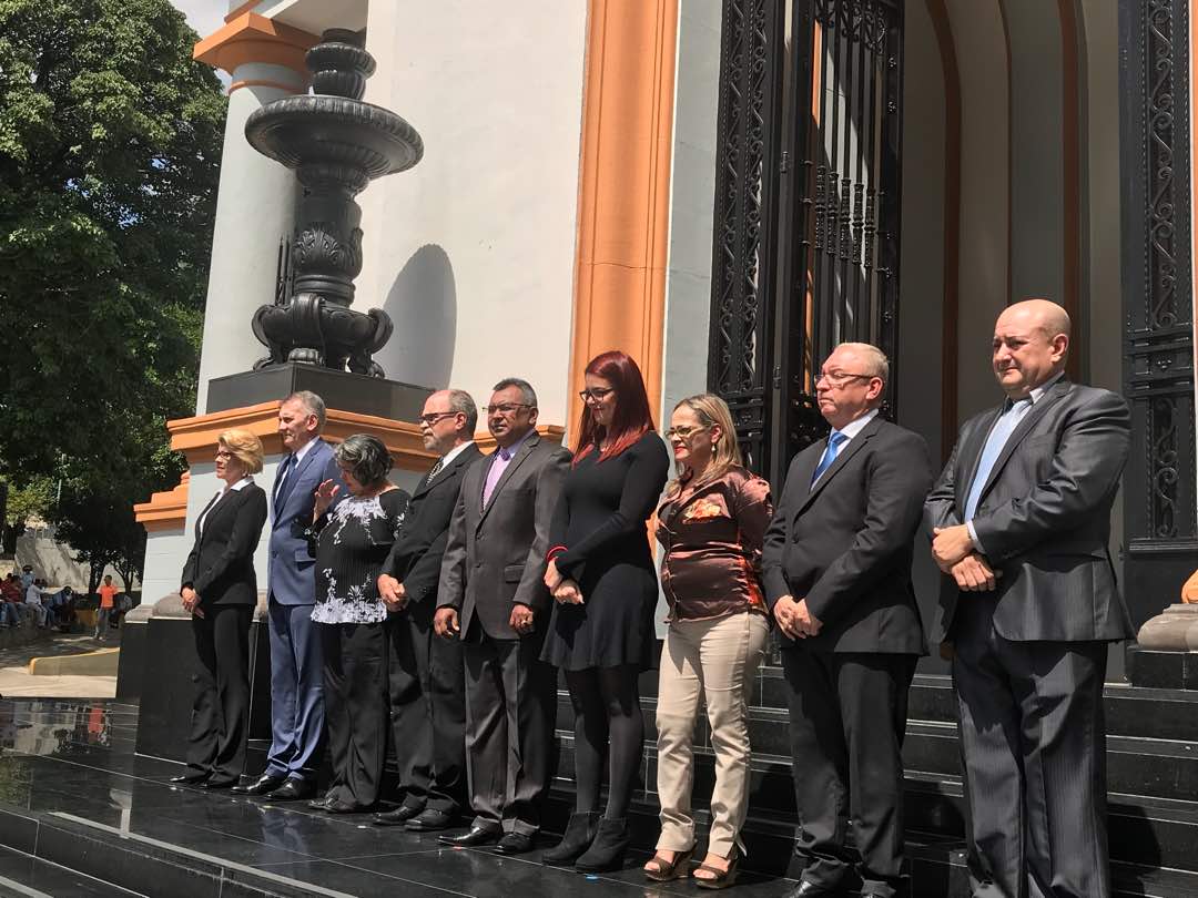 Gobierno conmemora la inclusión de la octava estrella a la Bandera Nacional