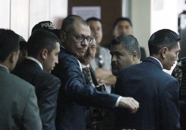 El vicepresidente de Ecuador, Jorge Glas al arribar a la corte (Diciembre 13, 2017. REUTERS/Daniel Tapia)