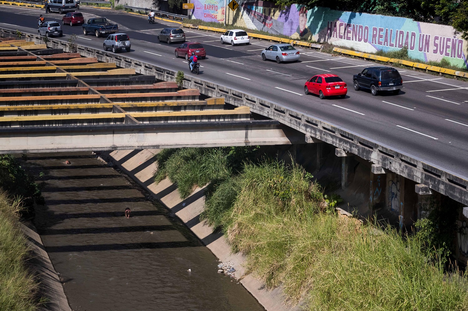 ¡Hasta el Guaire quedó seco! Así se encuentra el principal desagüe de Caracas luego del gran apagón (FOTOS)