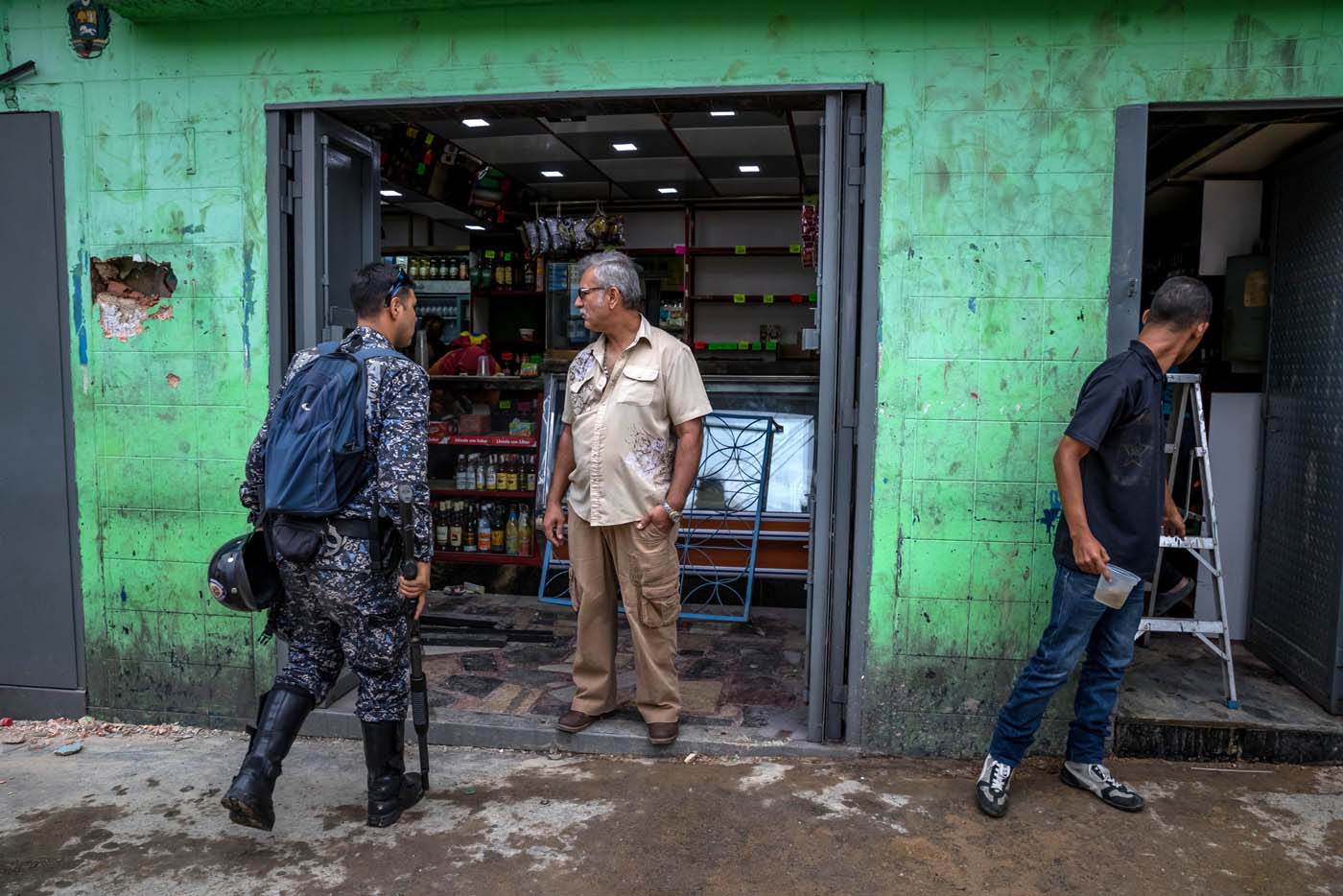 Protestas por falta de alimentos siguen en Venezuela y Maduro culpa a Borges