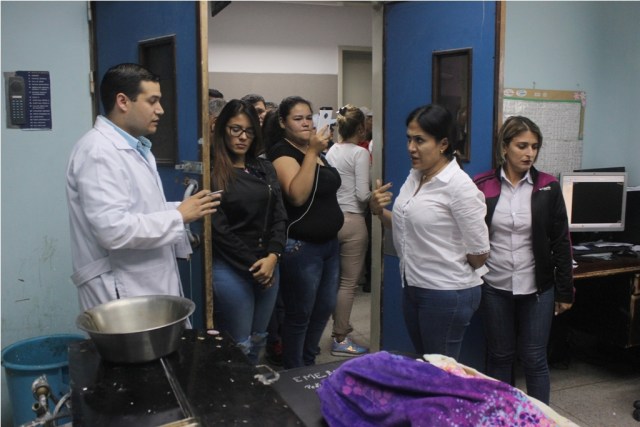 F.O.24-12-2017 Gobernadora Visita al Hospital Central y Hace entrega de Medicamentos (2)