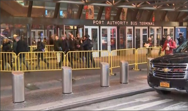 Foto: Las líneas A, C y E del metro están siendo evacuadas  / @canaltn8 