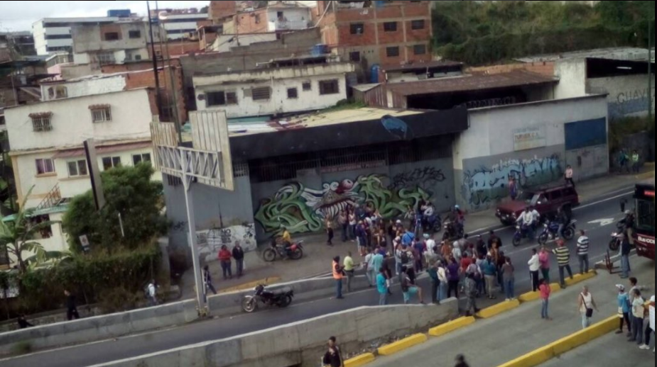 Protestan en la Cota 905 por el Clap y pernil que nunca llegaron #28Dic (fotos)