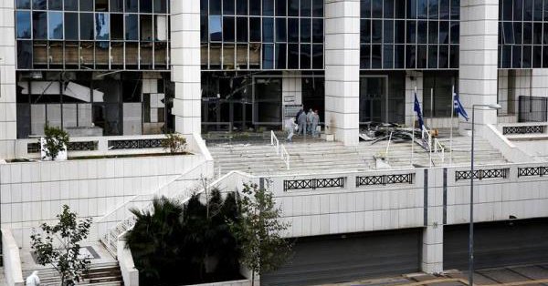 Una bomba estalla frente a un tribunal en Grecia sin causar víctimas