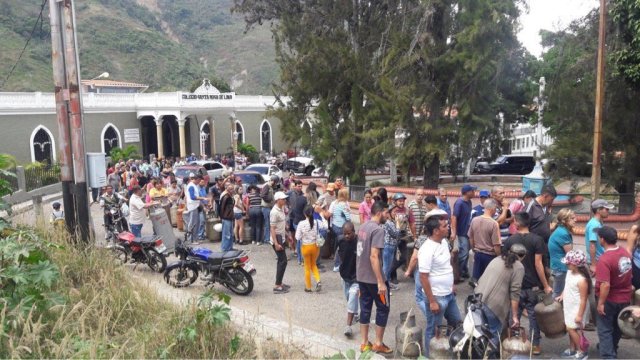 Foto: Protesta en el Táchira por falta de de gas / Cortesía 