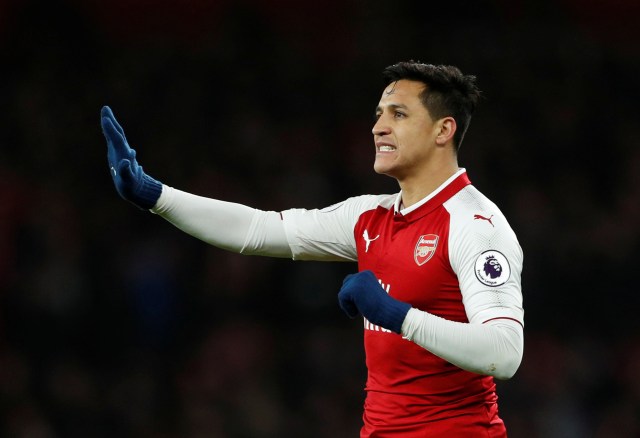 El chileno Alexis Sánchez gesticula durante el partido entre Arsenal y Chelsea por la Liga Premier del fútbol inglés, estadio Emirates, Londres, Gran Bretaña, 3 de enero de 2018. Action Images via Reuters/John Sibley SOLO USO EDITORIAL