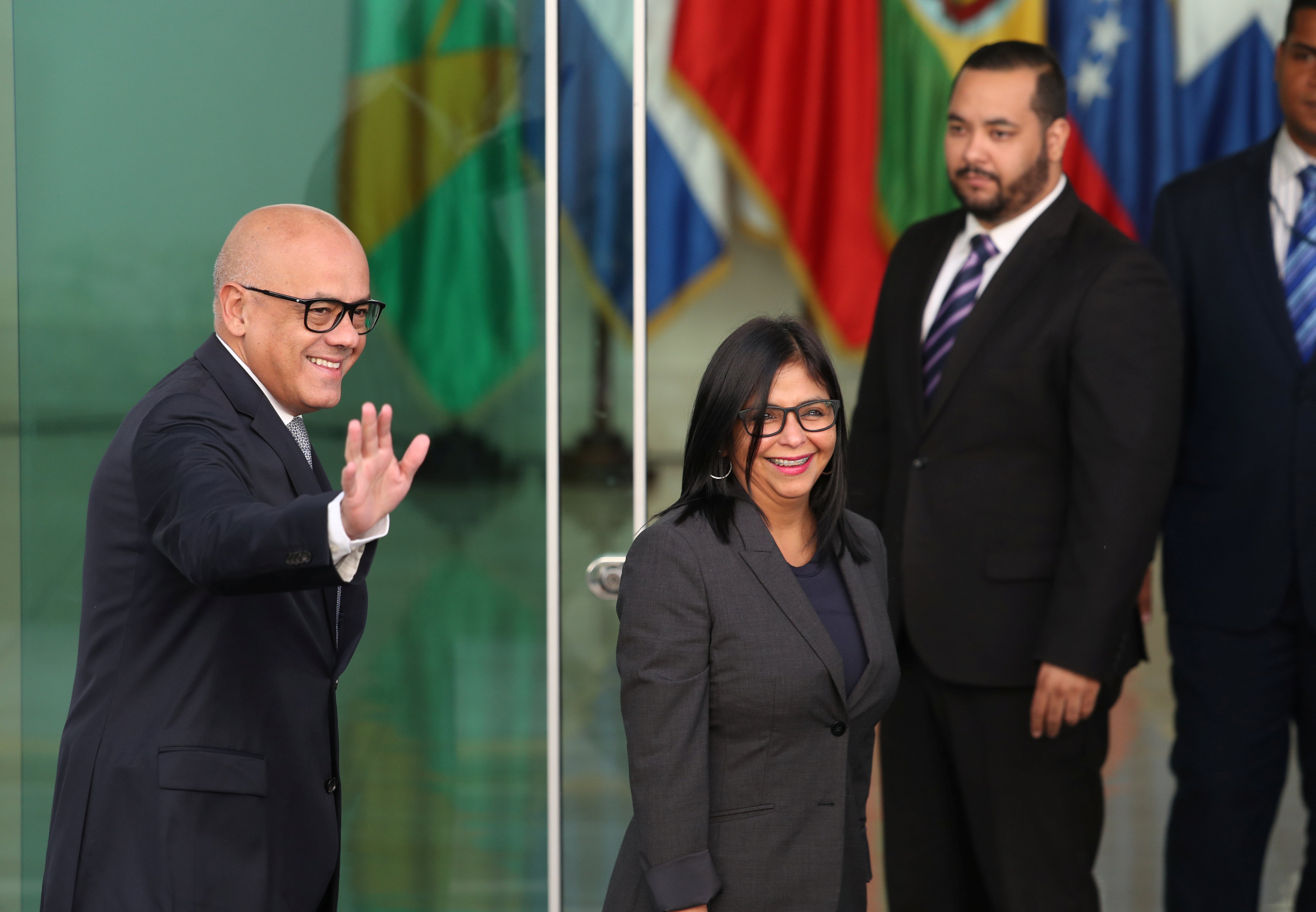 Representantes del gobierno llegan a cancillería Dominicana para continuar con la negociación #31Ene