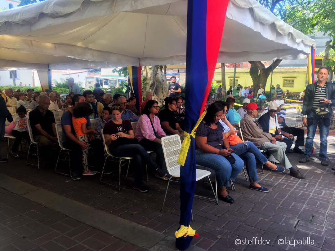 En Baruta, el proceso de validación se realiza cívicamente (Fotos y video)