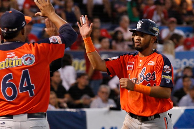 Caribes de Anzoátegui - Cardenales de Lara - Luís Sardiñas - Celebración - 20-01-18 (16)