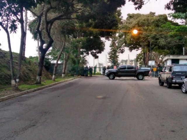 Cerrados accesos al Cementerio del Este // Foto @RCTVenlinea