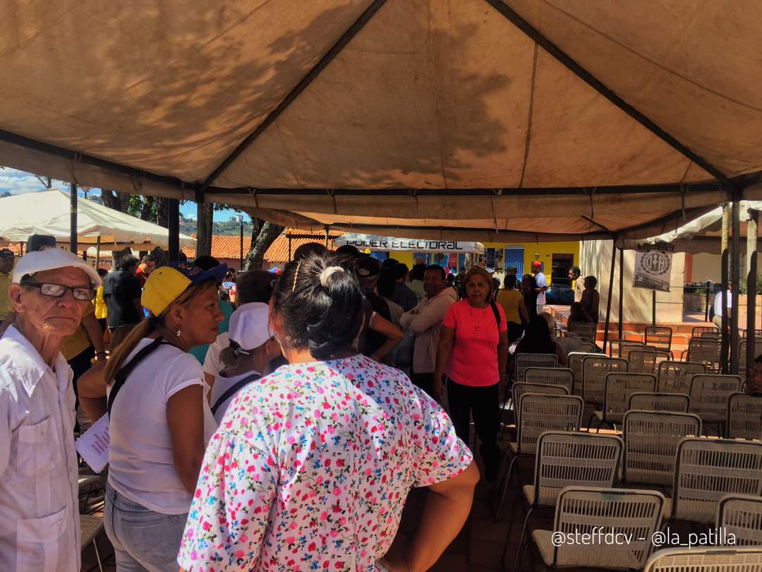 Montaron una rumba durante el proceso de validación en Petare (VIDEO)