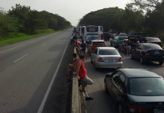 Continúa la tensión en Calabozo tras ola de saqueos: Protestan en destacamento de la GNB (Video)