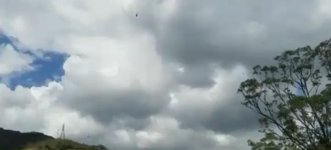 Helicóptero sobrevuela El Junquito (video)