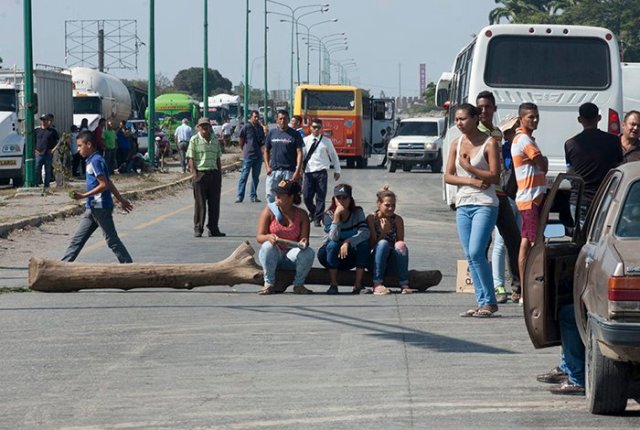 lara protesta 1