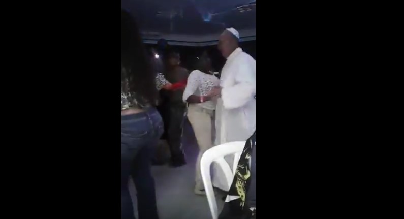 ¡Ay chamo! Grabaron al papa Francisco bailando merengue en Perú (+Video)