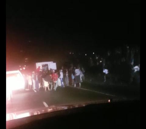 Impiden el paso en la Regional del Centro para saquear camiones con comida #14Ene (Fotos y video)