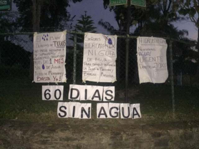 Los carteles en las calles parece que no los ve Hidrocapital