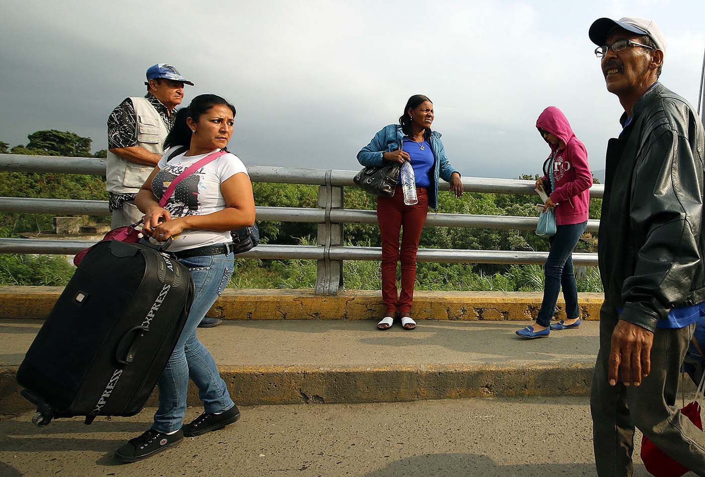 Paso de venezolanos a Colombia comenzó a normalizarse este sábado, según autoridades