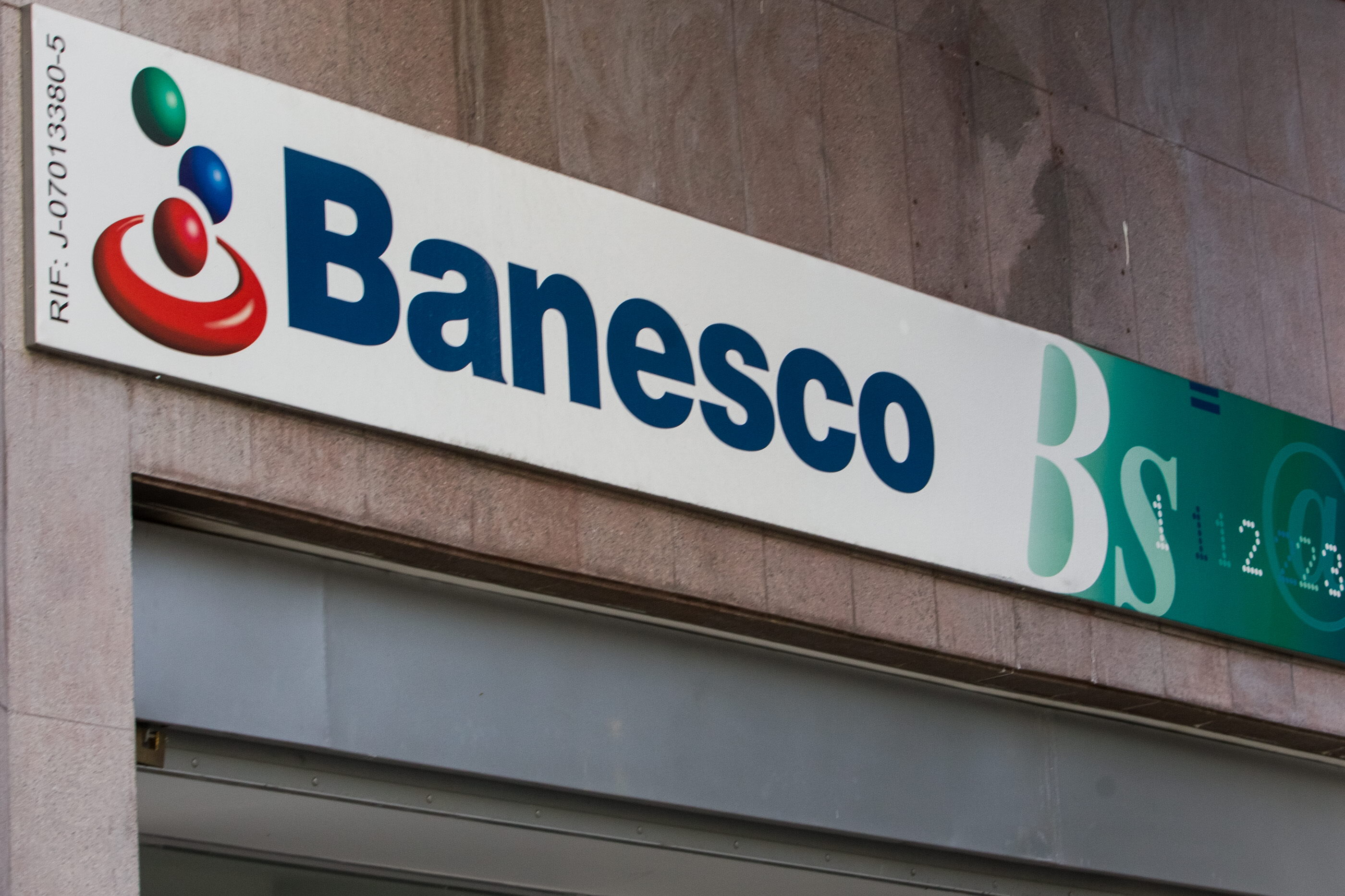 Banesco activa opción para que venezolanos en el exterior accedan a sus cuentas