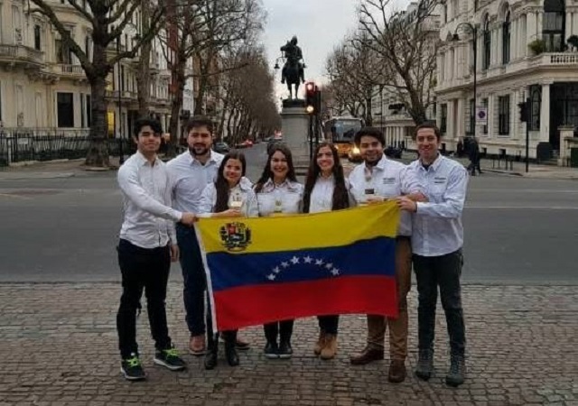 Jóvenes de la UCV destacan en modelo de Naciones Unidas de Londres