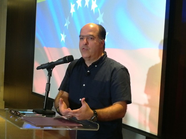 El expresidente de la Asamblea Nacional, Julio Borges, desde Panamá